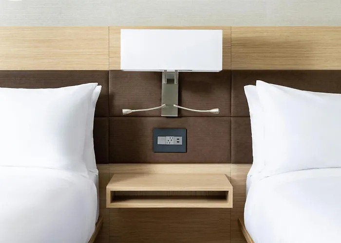 Ac Hotel By Marriott Honolulu